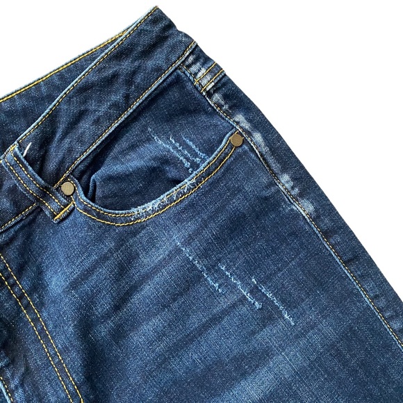 Cabi 3561 High Rise Straight Leg
Distressed Blue Jeans Size 10 - Picture 9 of 16